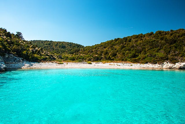 Best Hidden Beaches in Greece Away From Tourist Crowds 