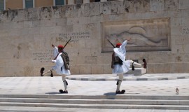 Atenas Grecia El Evzones Monumento Soldado Desconocido