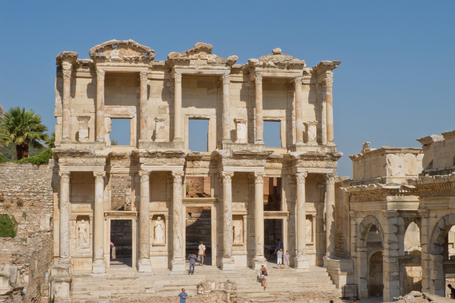 Ephesus_Turkey_Celsus_Library