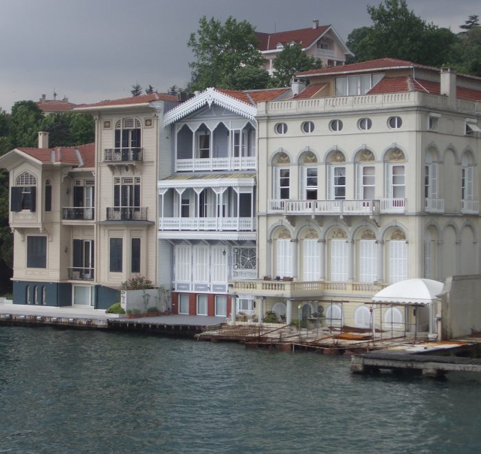 Istanbul_Turkey_Bosporus_Houses