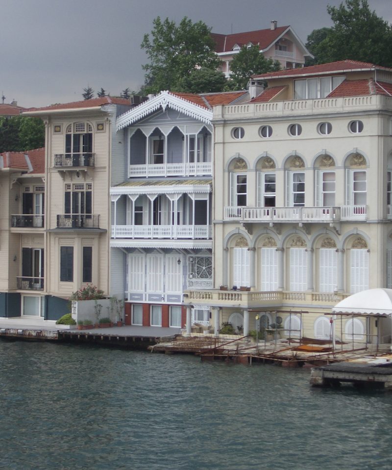 Istanbul_Turkey_Bosporus_Houses