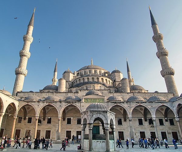 Istanbul_Turkey_Dolmabahce_Palace_01