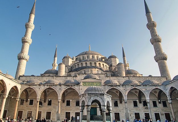 Istanbul_Turkey_Dolmabahce_Palace_01