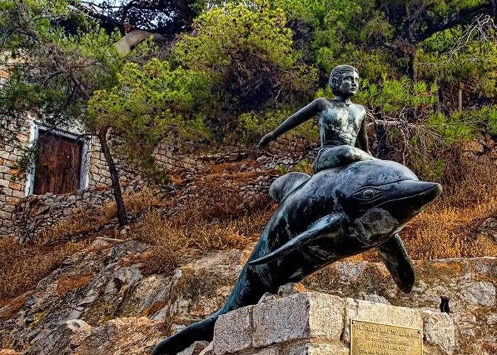 Hydra_Island_Greece_Boy_on_dolphin