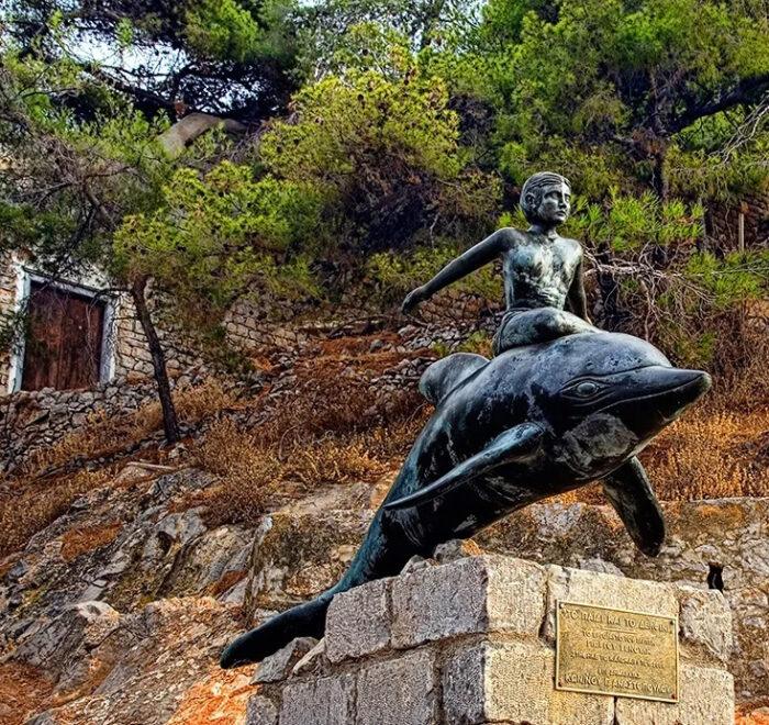 Hydra_Island_Greece_Boy_on_dolphin