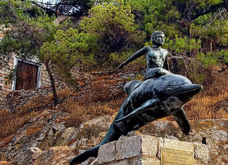 Hydra_Island_Greece_Boy_on_dolphin